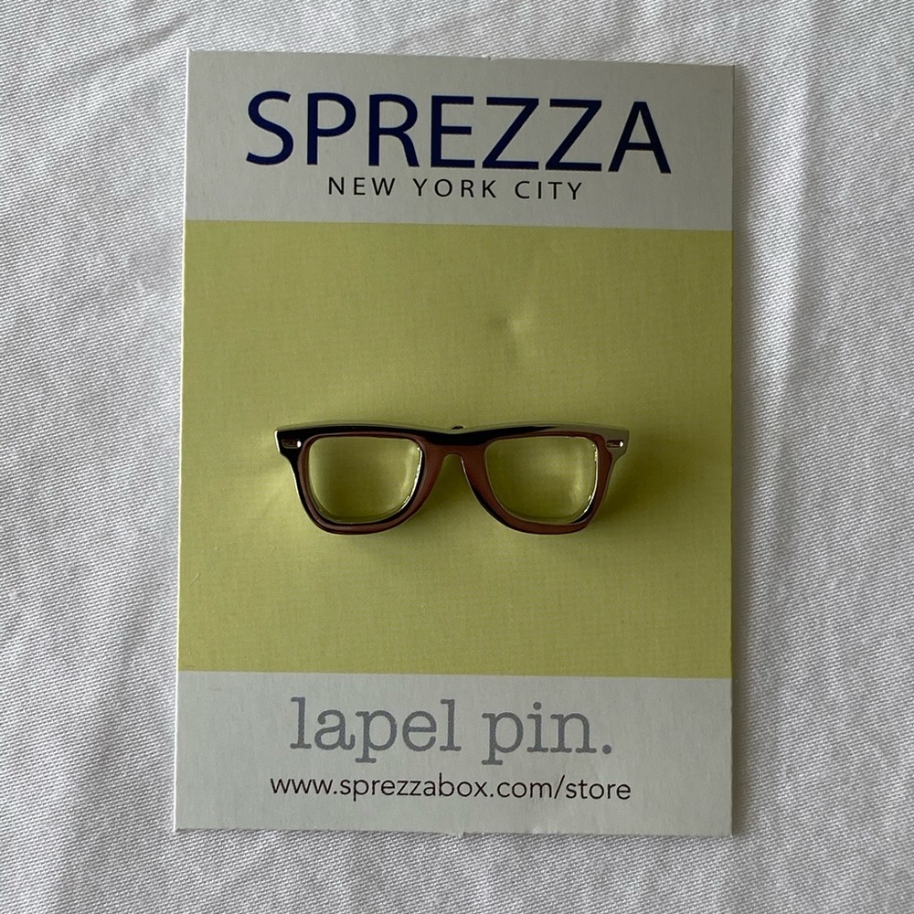 Lapel pin